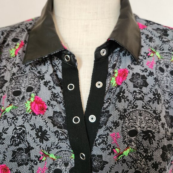 Betsey Johnson x Torrid Georgette Rose Skull Tunic Shirt Faux Leather Collar - Picture 4 of 13